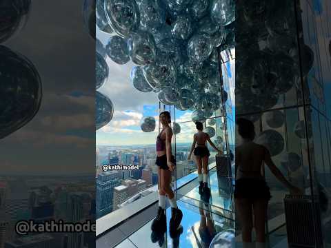 How many balloons fell? None right? 🤭 #summit #balloonroom #nyc #newyork